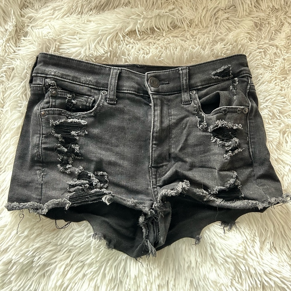 american eagle next level stretch black distressed shorts!!